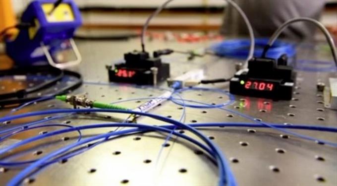 Primera teleportación sostenida a larga distancia de qubits de fotones Primera teleportación sostenida a larga distancia de qubits de fotones