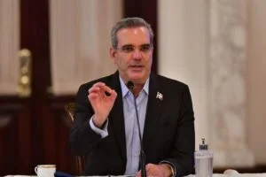 Presidente Abinader vuelve y hace hincapié a funcionarios sobre ética