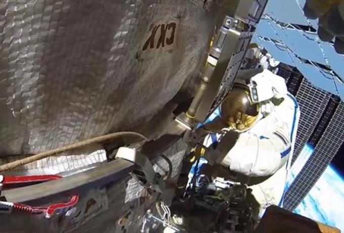 Un impacto causó una grieta en la Estación Espacial