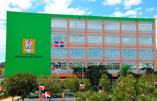 El Ministerio de Trabajo asegura que más de 1 millón 400.000 trabajadores recibirán un aumento