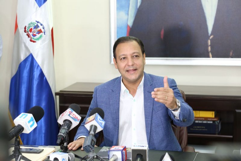Abel Martínez asegura que los dominicanos sufren la torpeza del Gobierno pro haitiano Abel Martínez asegura que los dominicanos sufren la torpeza del Gobierno pro haitiano