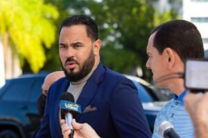 Dictan sentencia por posesión ilegal de armas y municiones a Raphy Pina
