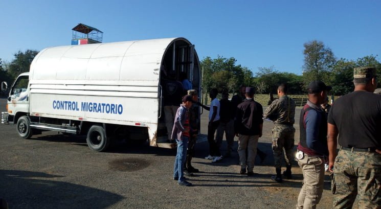 Migración realiza nueva vez otro operativo en Ciudad Juan Bosch Migración realiza nueva vez otro operativo en Ciudad Juan Bosch