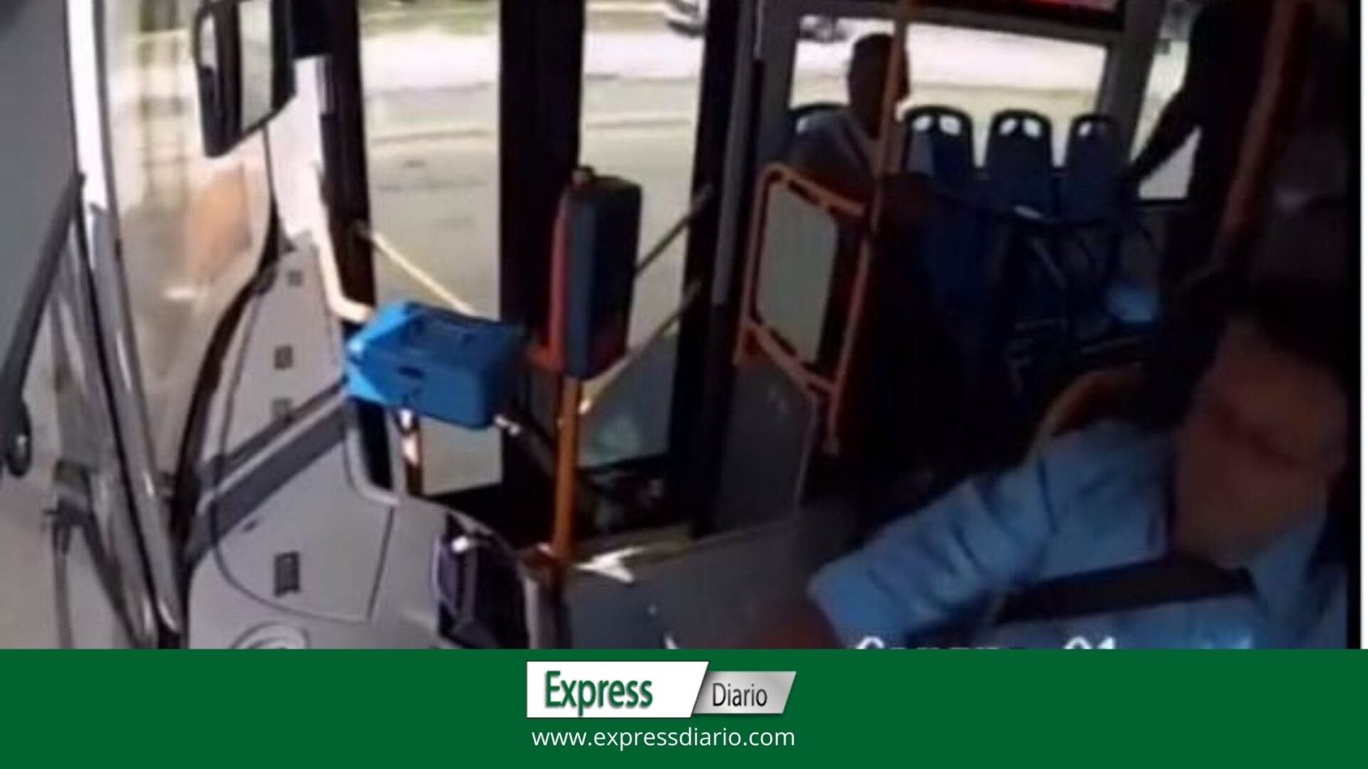 Hombre asalta a conductor de autobús en corredor Charles de Gaulle mientras conducía Hombre asalta a conductor de autobús en corredor Charles de Gaulle mientras conducía