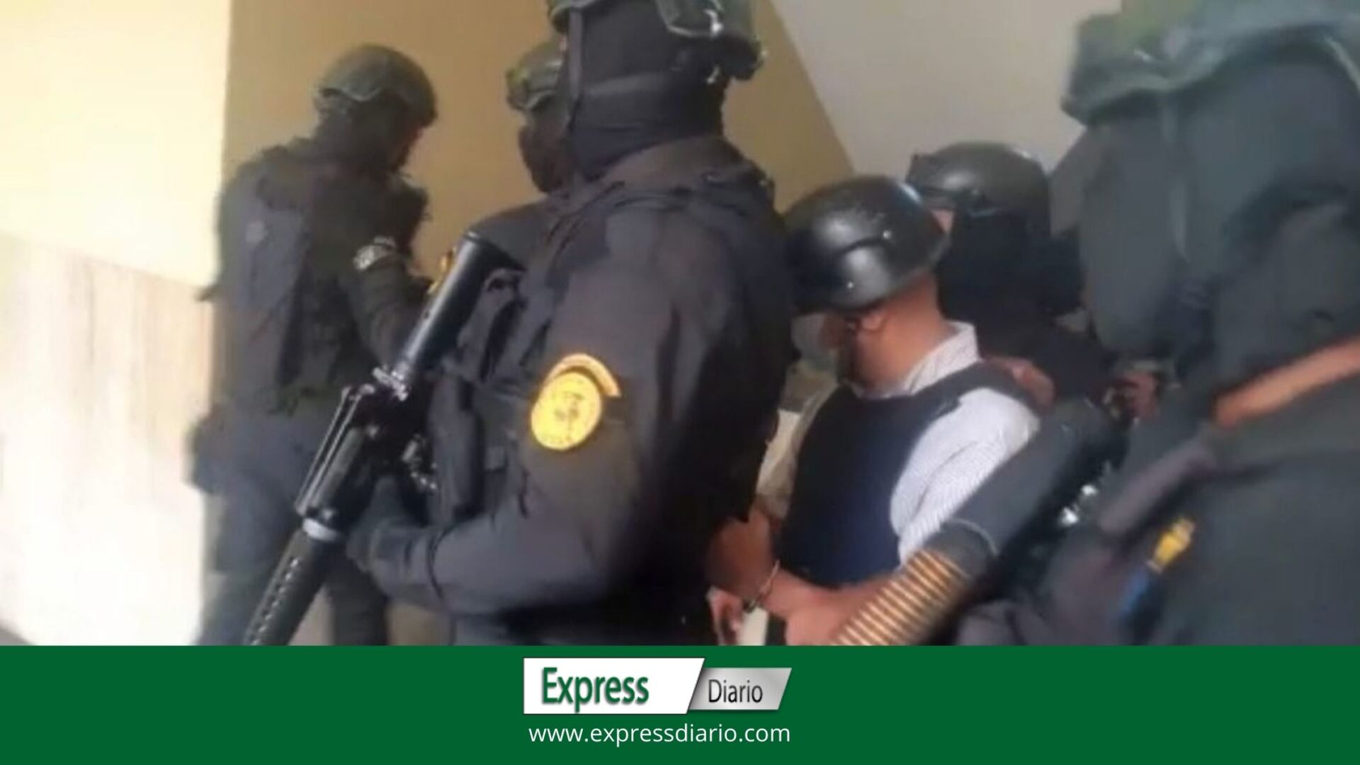 Insólito; Miguel Cruz, protegido por decenas de agentes de unidades de traslado de alto riesgo
