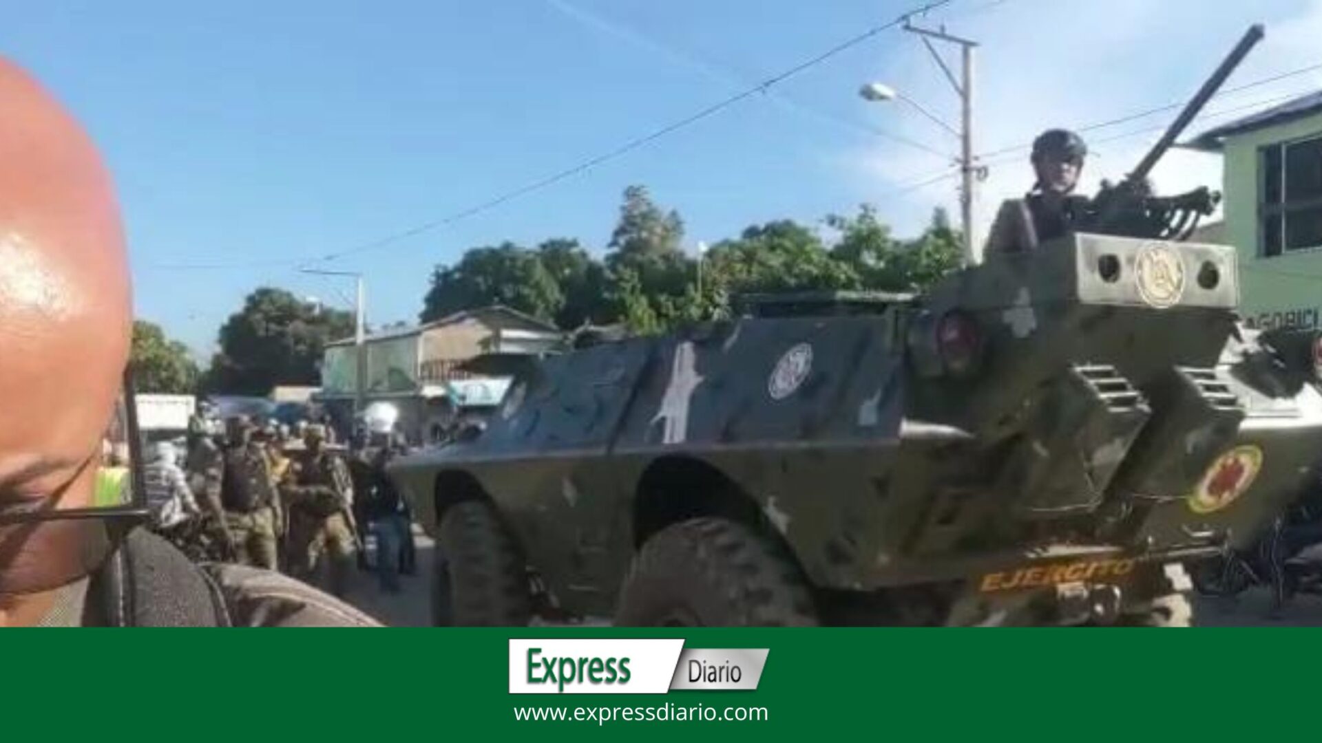 Gran despliegues militares y tanques en Dajabón monitorean la evolución de ambos mercados Gran despliegues militares y tanques en Dajabón monitorean la evolución de ambos mercados