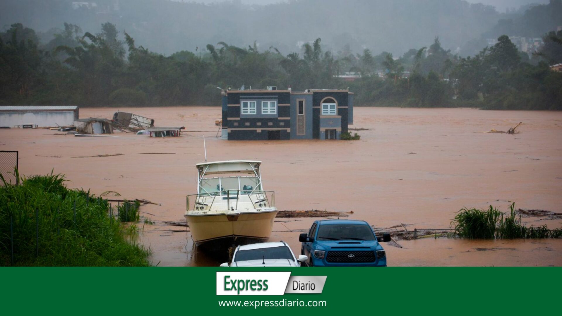 El huracán Fiona deja a Puerto Rico en la oscuridad, inundando ríos y causando daños catastróficos