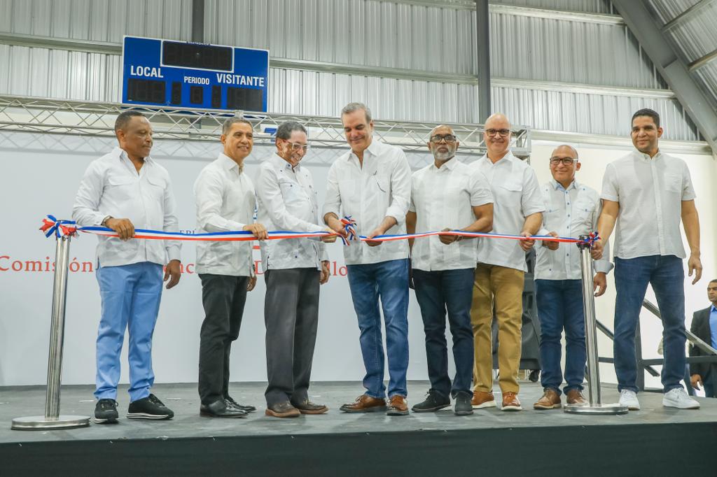 Abinader deja inaugurado el Club Rafael Leónidas Solano en Guachupita