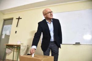 Domínguez Brito pide que se respeten los resultados de la consulta del PLD