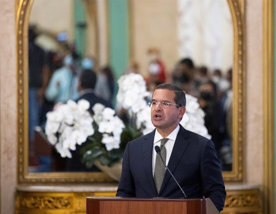 El gobernador de Puerto Rico, apático ante el allanamiento federal contra un primo