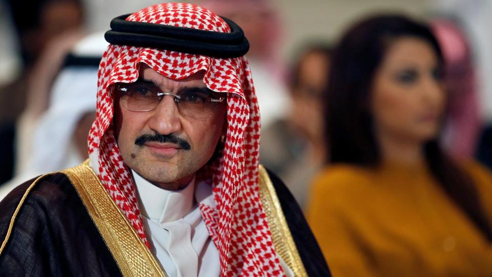 El príncipe multimillonario saudita Al Waleed bin Talal es el segundo mayor accionista de Twitter