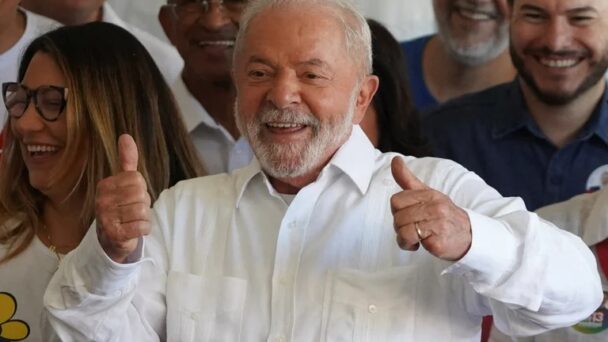 Elecciones en Brasil: Lula saca ventaja sobre Bolsonaro en la recta final de la votación