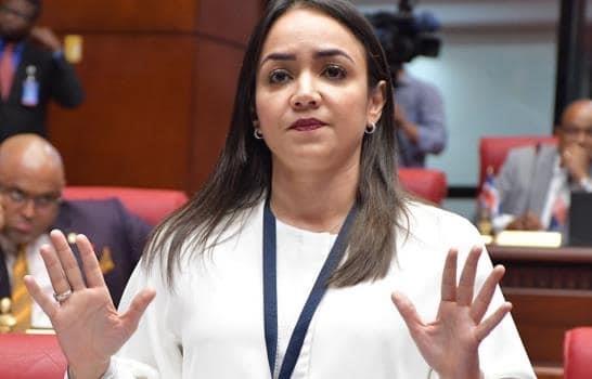 Faride Raful: es un abuso clínicas piden pago adelantado Faride Raful: es un abuso clínicas piden pago adelantado