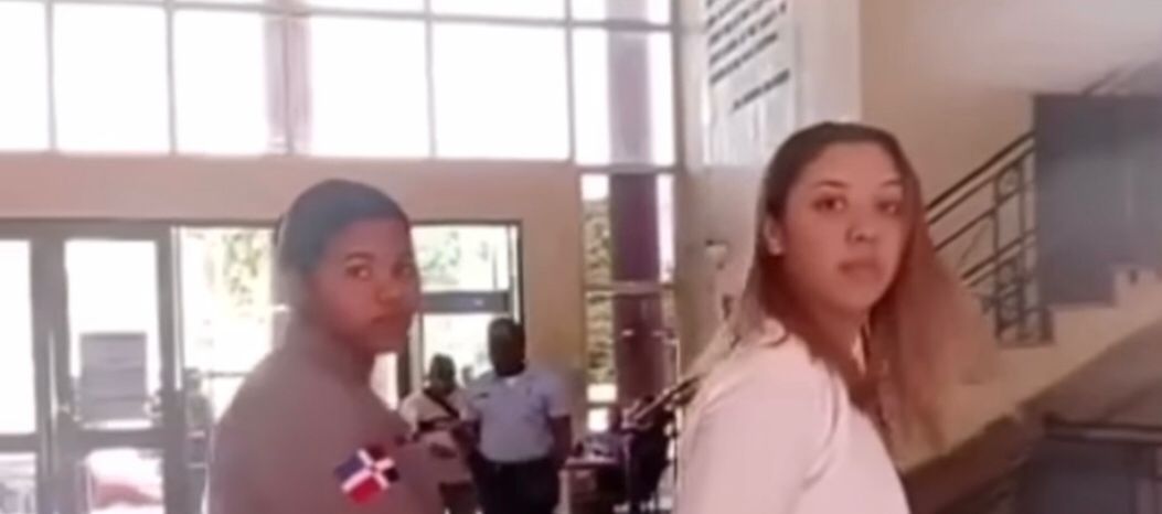 Fiscalía de Santiago pide prisión preventiva contra mujer que destrozó vidrios a vehículo de expareja Fiscalía de Santiago pide prisión preventiva contra mujer que destrozó vidrios a vehículo de expareja
