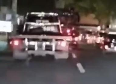 Grúa colisiona varios vehículos en calles de Naco