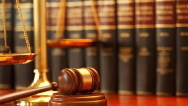 Hombre condenado por violar a su hija adolescente e infectarla con VIH