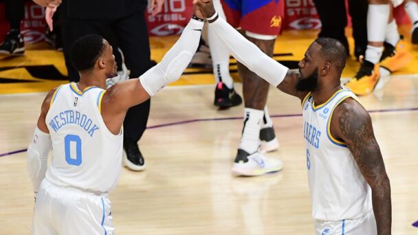 Los Lakers suman su primera victoria, Doncic deslumbra y Warriors tropiezan