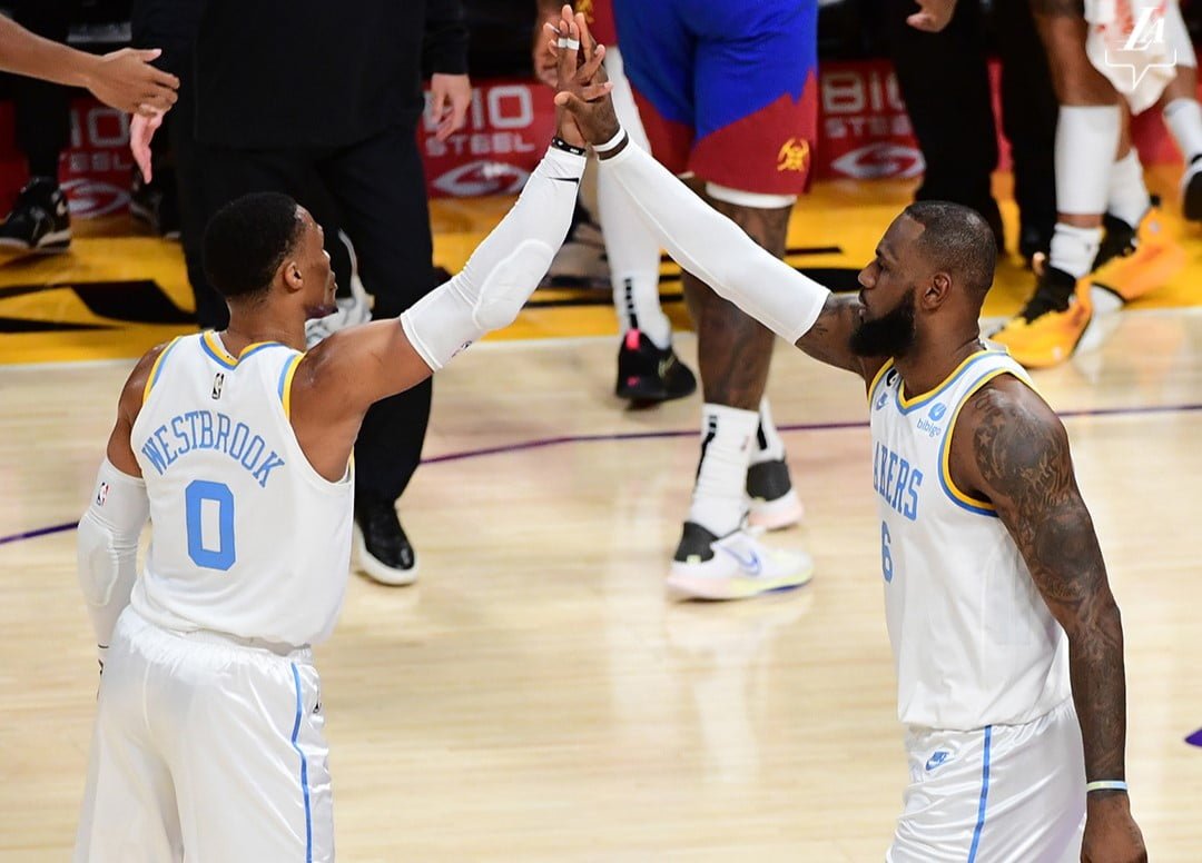 Los Lakers suman su primera victoria, Doncic deslumbra y Warriors tropiezan Los Lakers suman su primera victoria, Doncic deslumbra y Warriors tropiezan