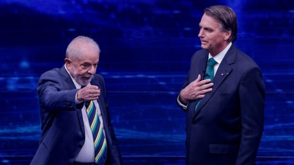 Lula y Bolsonaro se enfrentan hoy en una votación decisiva para el futuro de Brasil