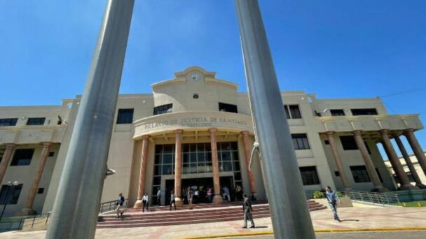 MP pide prisión preventiva contra dos hombres en Santiago