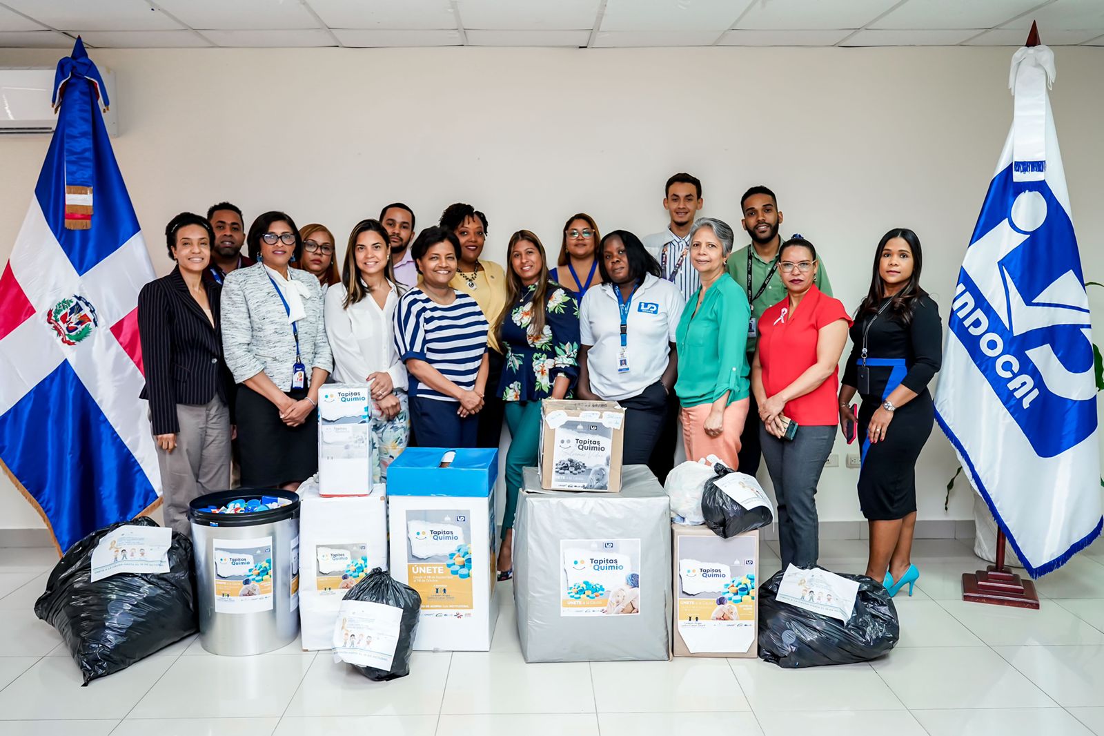 Recolectan tapones de plástico para ayudar a niños con cáncer