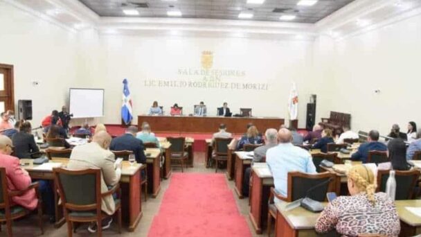 Regidores de la Fuerza del Pueblo se retiran del Concejo del Distrito Nacional