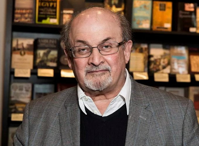 Salman Rushdie perdió la vista de un ojo tras ser apuñalado