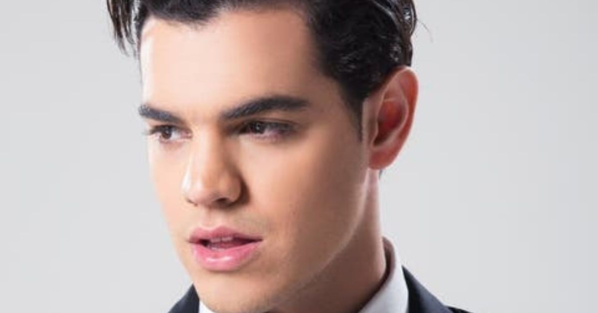 El cantante Carlos Moore lanza “El Comienzo”, el primer disco de su carrera