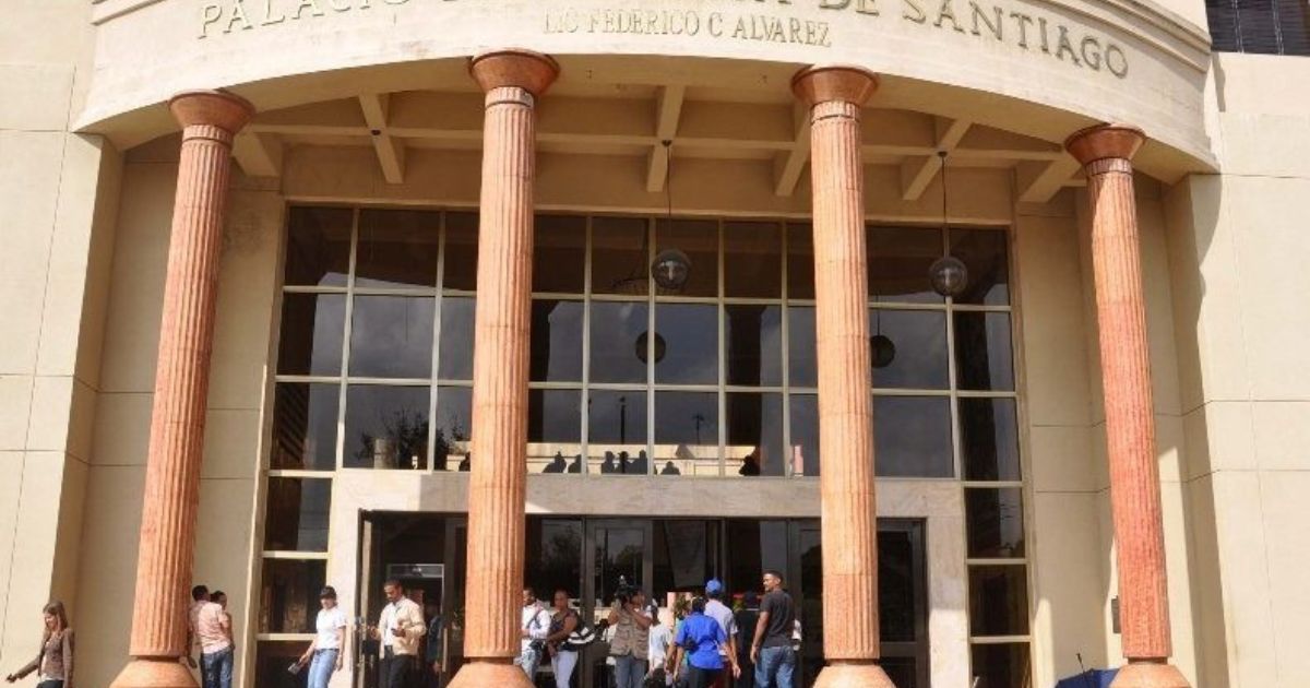 Detenido acusado de matar a comerciante en asalto en Santiago