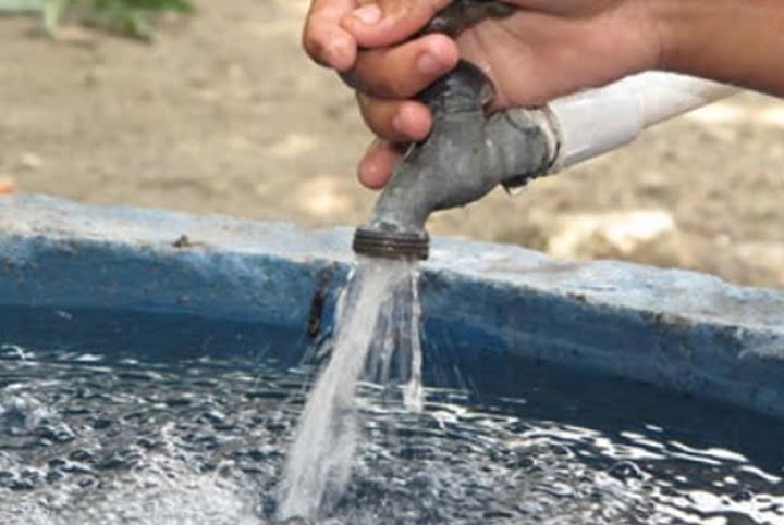 Alcaldía SDN se compromete a llevar agua potable a comunidades rurales de ese municipio antes de 2023