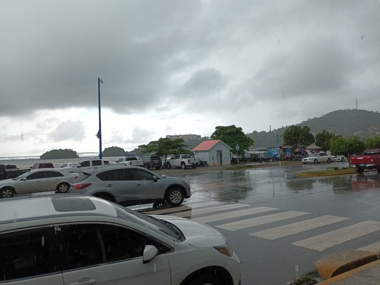 Nochebuena con lluvias ligeras en varias provincias