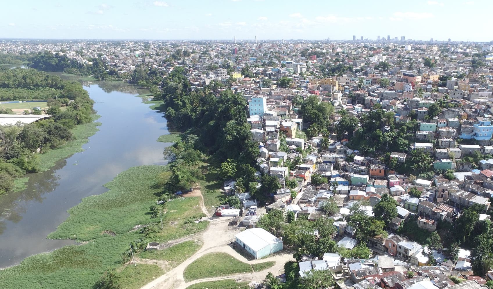 RD se esfuerza por contener el foco de cólera de la capital