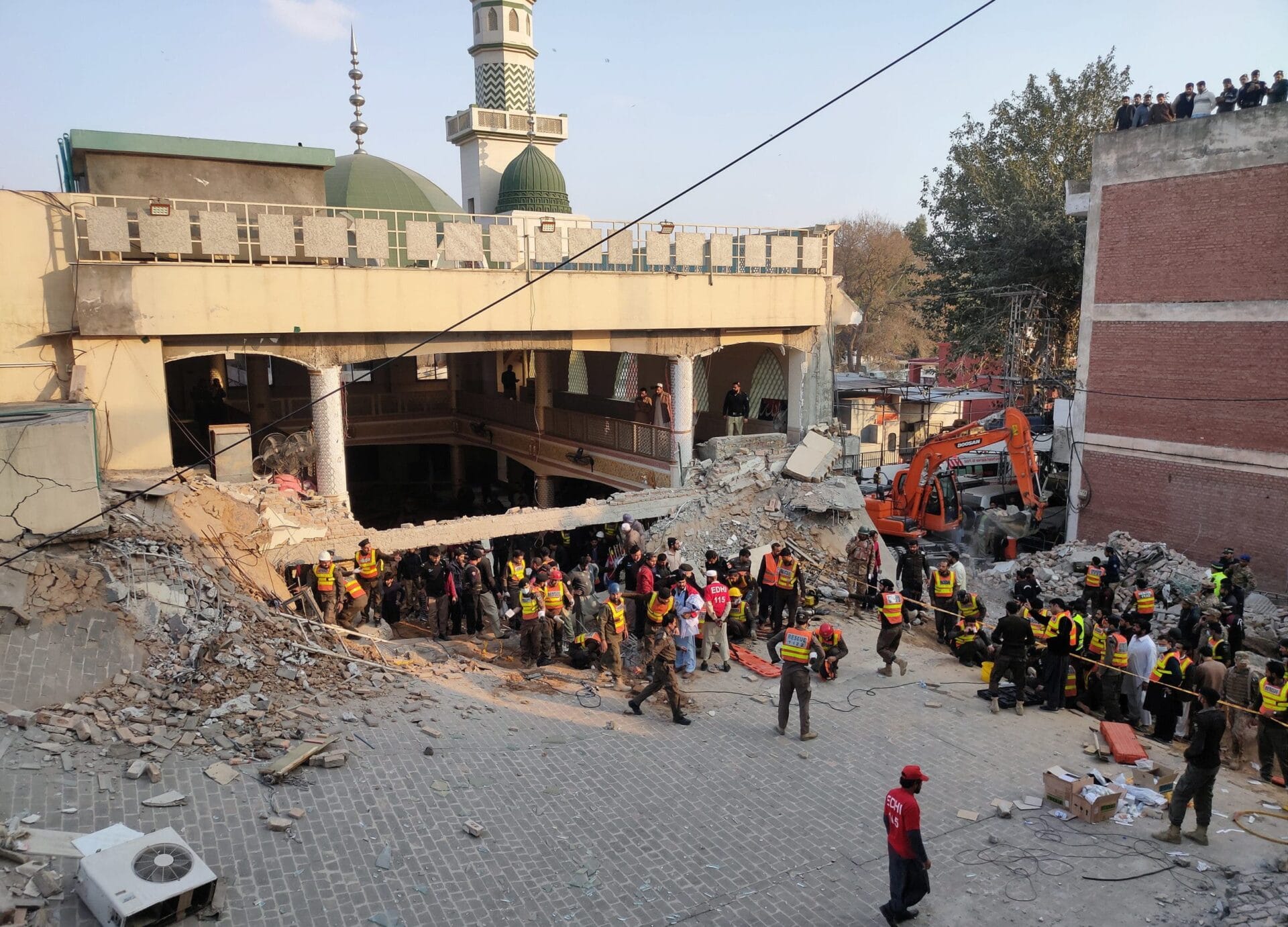 34 muertos y 150 heridos en ataque a una mezquita