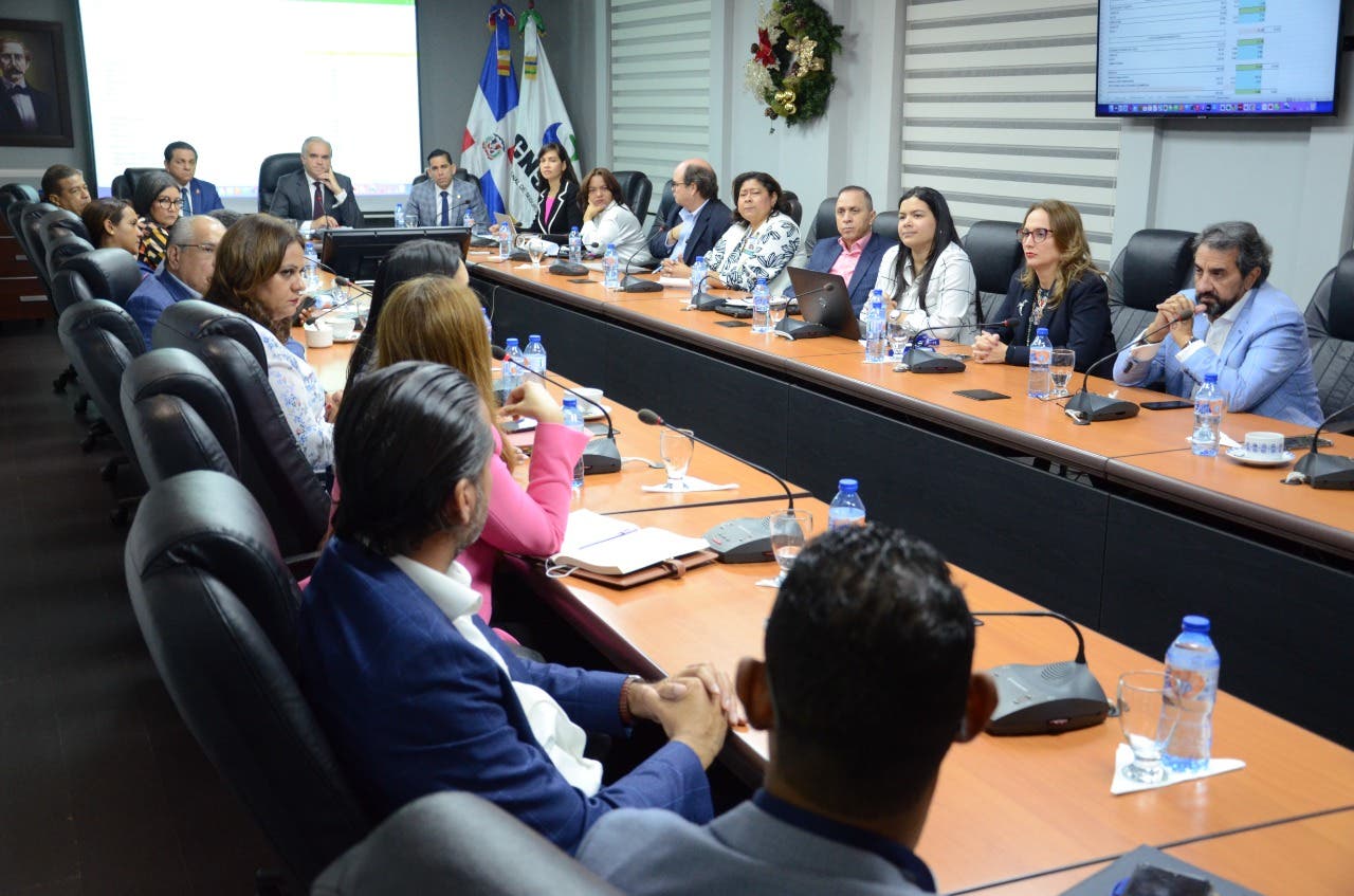 CNSS asegura que hay avances en negociaciones con médicos y ARS