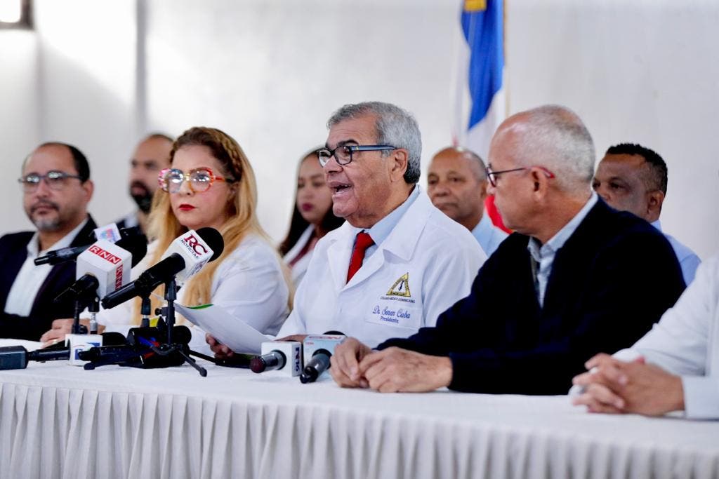 Colegio Médico aclara que no abandonó diálogo con la CNSS Colegio Médico aclara que no abandonó diálogo con la CNSS