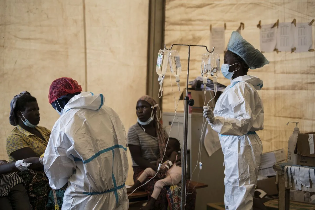Dos décadas de alertas por enfermedades infecciosas destapan la disparidad de criterios y el peso del factor humano