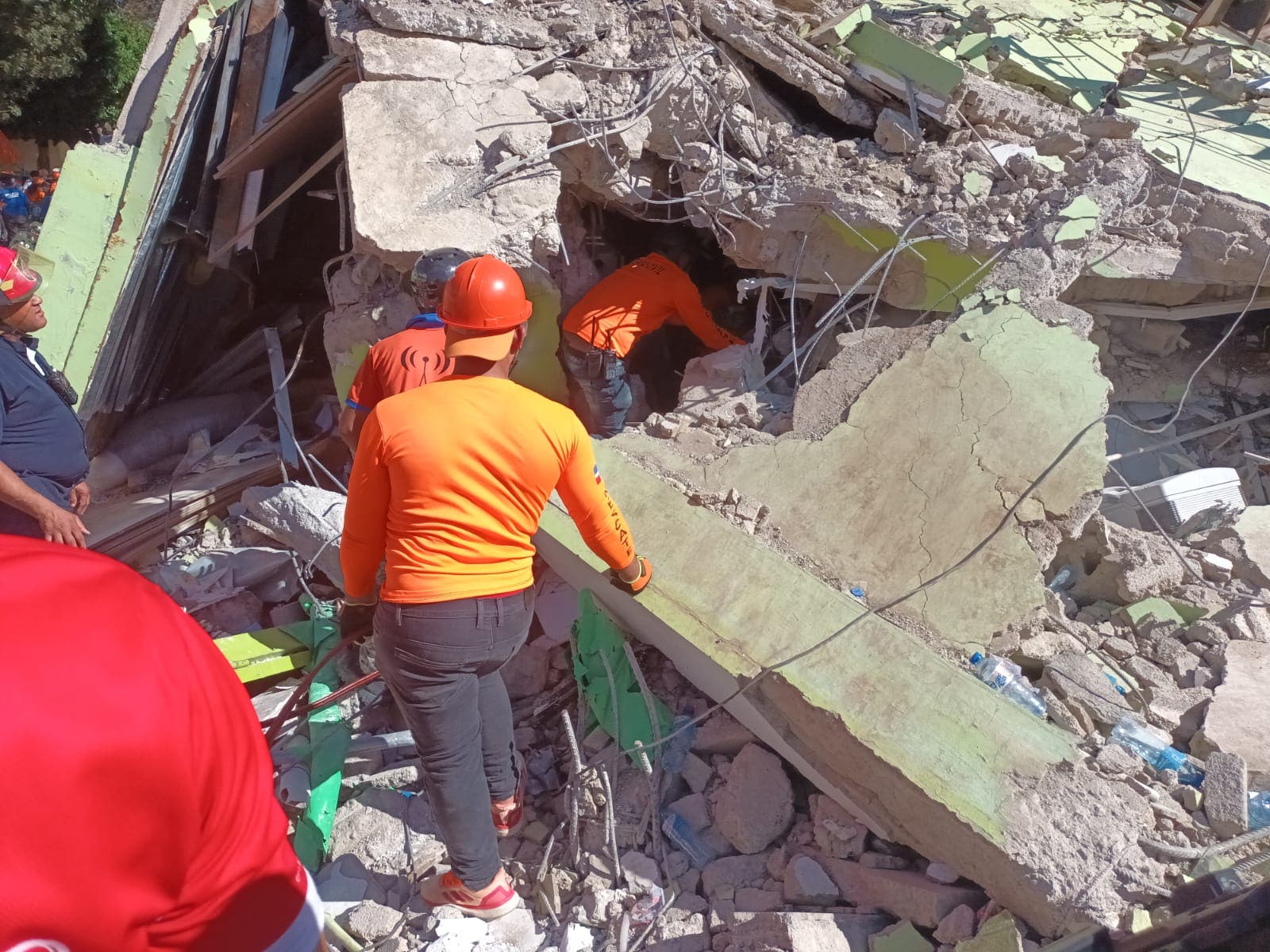 Edificio derrumbado La Vega no contaba con permisos para remodelación Edificio derrumbado La Vega no contaba con permisos para remodelación