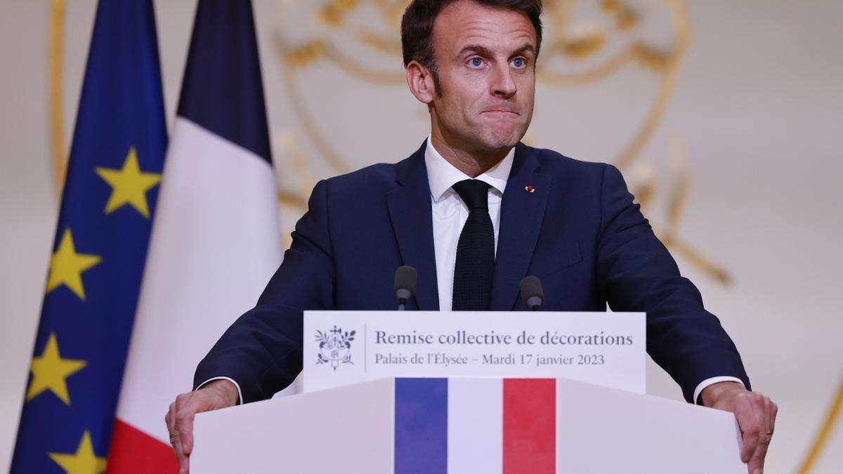 Francia va a la huelga general en protesta contra la reforma de las pensiones de Macron Francia va a la huelga general en protesta contra la reforma de las pensiones de Macron