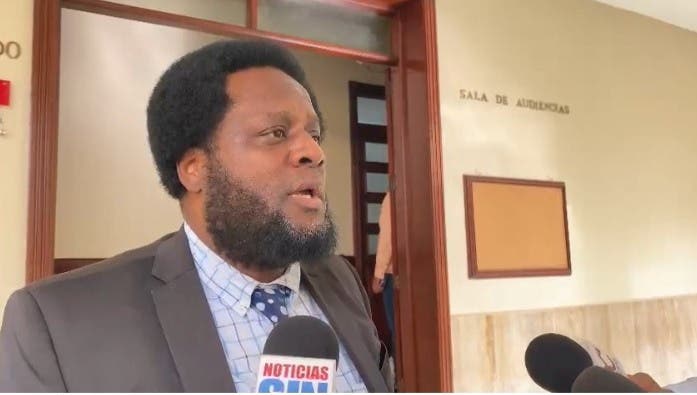 Haitiano denuncia que fiscales roban 10 mil dólares Haitiano denuncia que fiscales roban 10 mil dólares