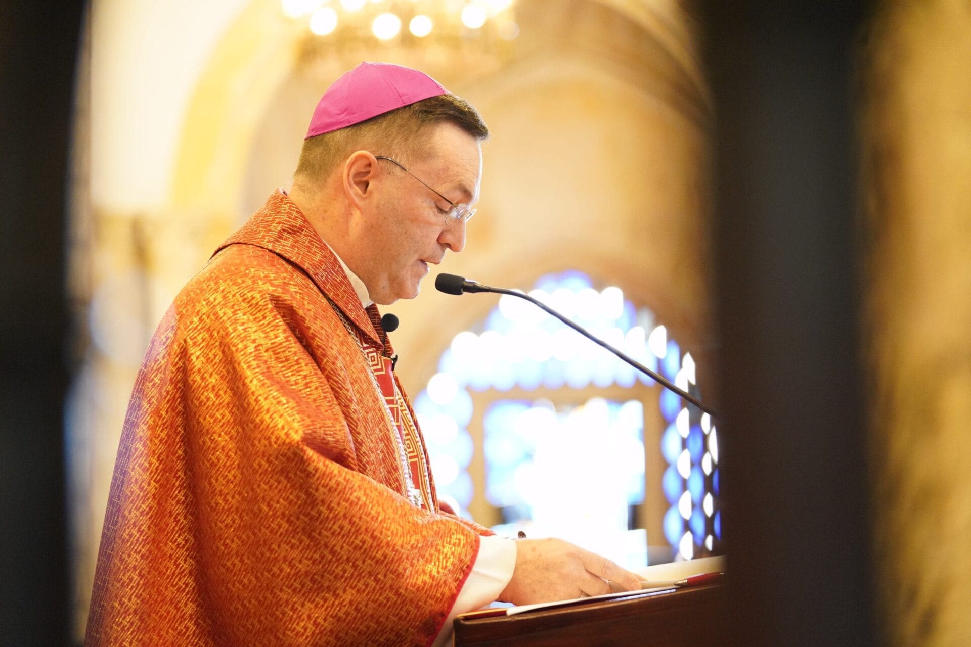 Sacerdote pide a jueces mantener imparcialidad Sacerdote pide a jueces mantener imparcialidad