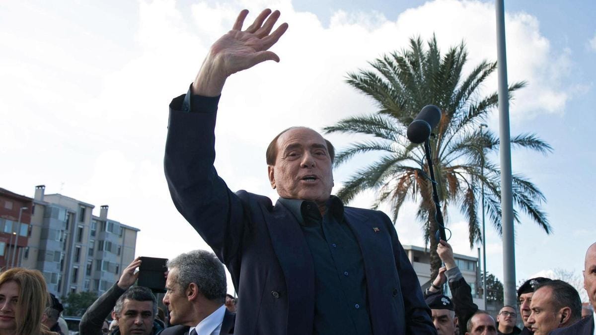 Berlusconi, absuelto de comprar el silencio de testigos asistentes a sus fiestas