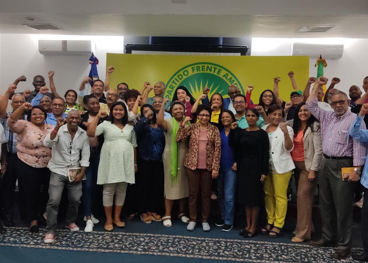 Candidatura del Frente Amplio a la presidencia de María Teresa Cabrera Candidatura del Frente Amplio a la presidencia de María Teresa Cabrera