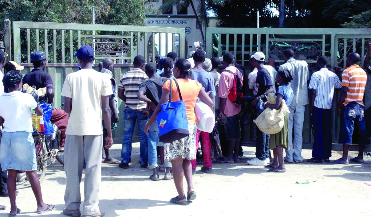 Haitianos pagaron 4.500 y 8.000 pesos para cruzar a RD Haitianos pagaron 4.500 y 8.000 pesos para cruzar a RD