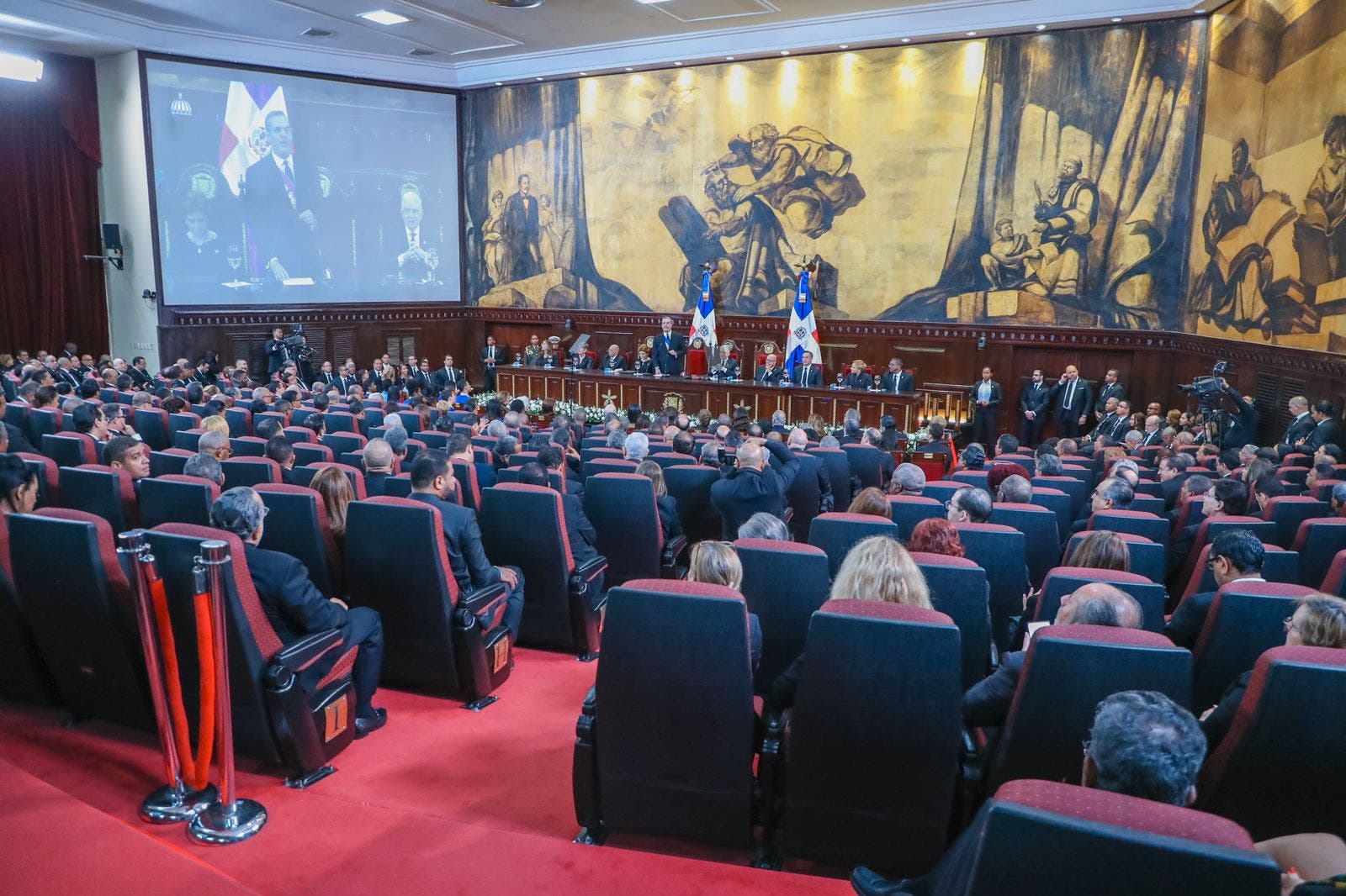 “La mujer dominicana es el principal objetivo de las políticas públicas de este gobierno”, dice Abinader “La mujer dominicana es el principal objetivo de las políticas públicas de este gobierno”, dice Abinader