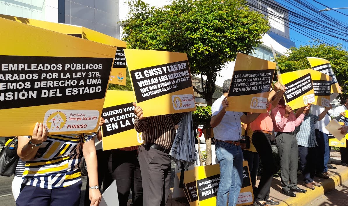 Los servidores públicos podrían obtener una pensión del Estado Los servidores públicos podrían obtener una pensión del Estado