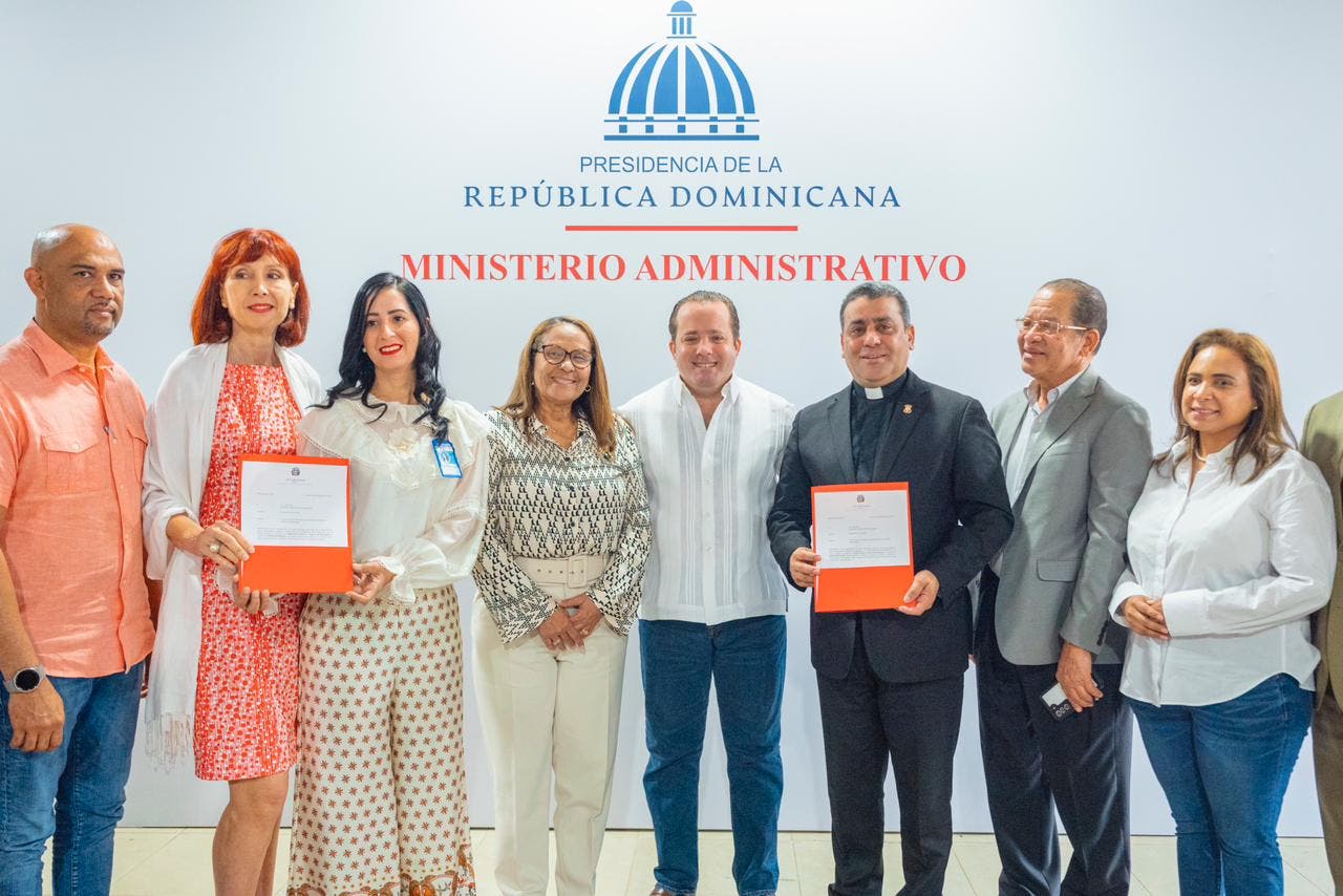 Paliza entrega RD millones para obras en San Francisco de Macorís Paliza entrega RD millones para obras en San Francisco de Macorís