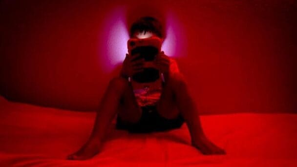 Porno, menores e internet: ¿cómo bloquear el acceso de los niños al contenido sexual?