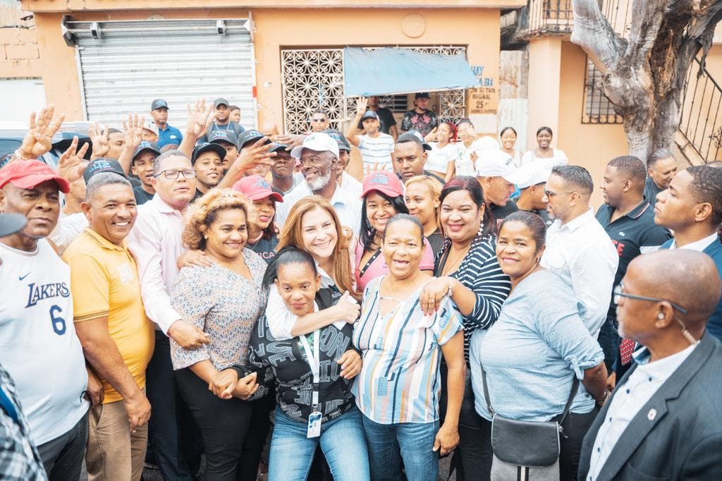 Alcaldesa Carolina Mejía lanza “La alcaldía te llega mujer” en Capotillo Alcaldesa Carolina Mejía lanza “La alcaldía te llega mujer” en Capotillo