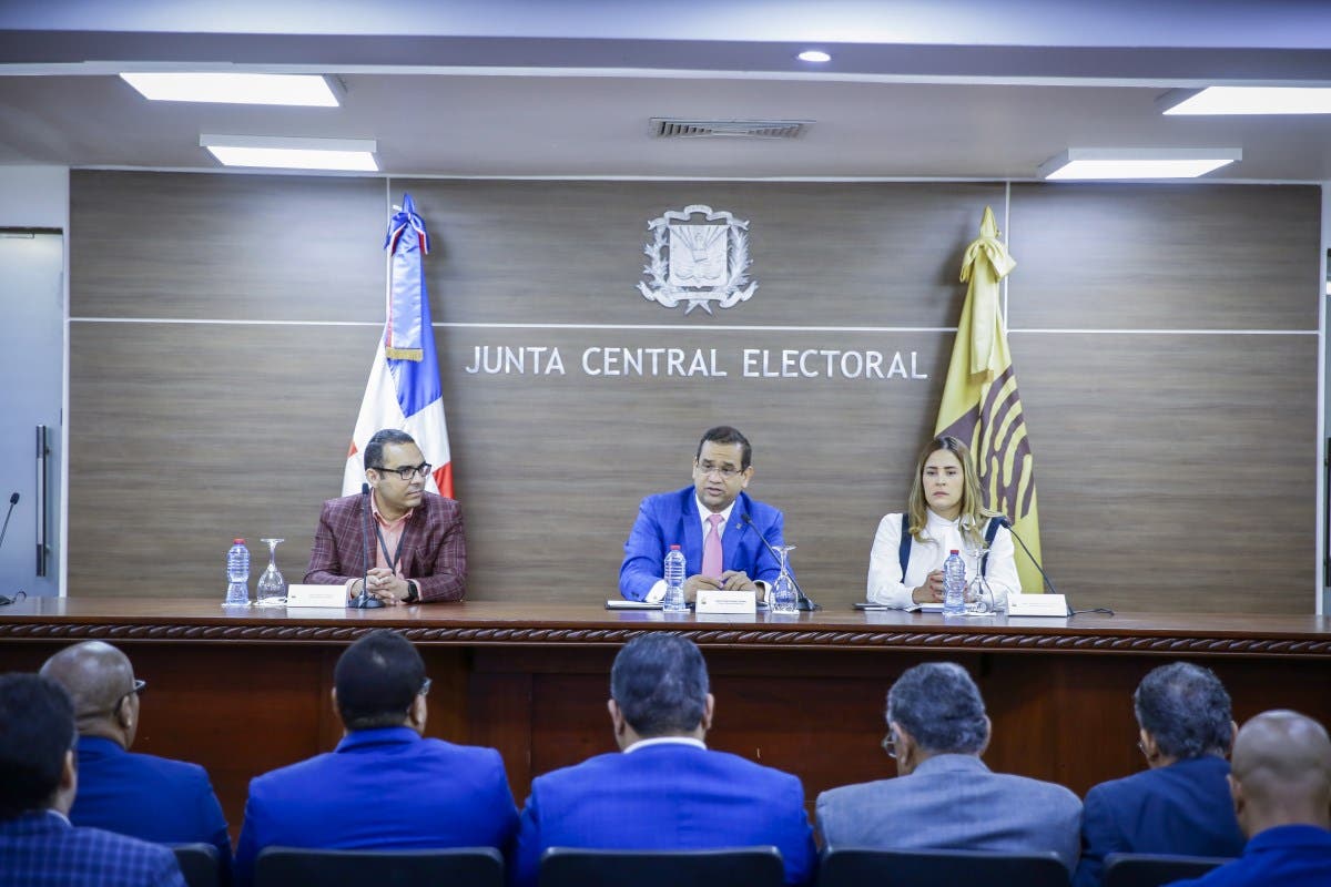 JCE establece plazo de 45 días para que organizaciones políticas decidan la modalidad para elegir a sus candidatos