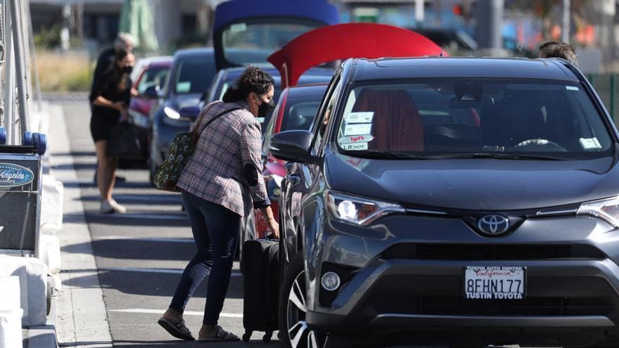 Los conductores de Uber, Cabify y Bolt no saben si cobran o no las propinas de sus clientes